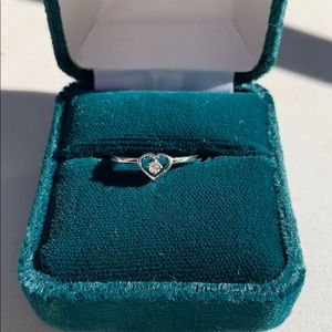 sale! 💕 Diamond & 14k white gold ring